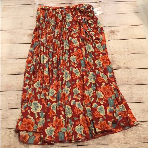 LuLaRoe Dresses & Skirts - LuLaRoe Deanne Skirt (Wrap) Size Medium